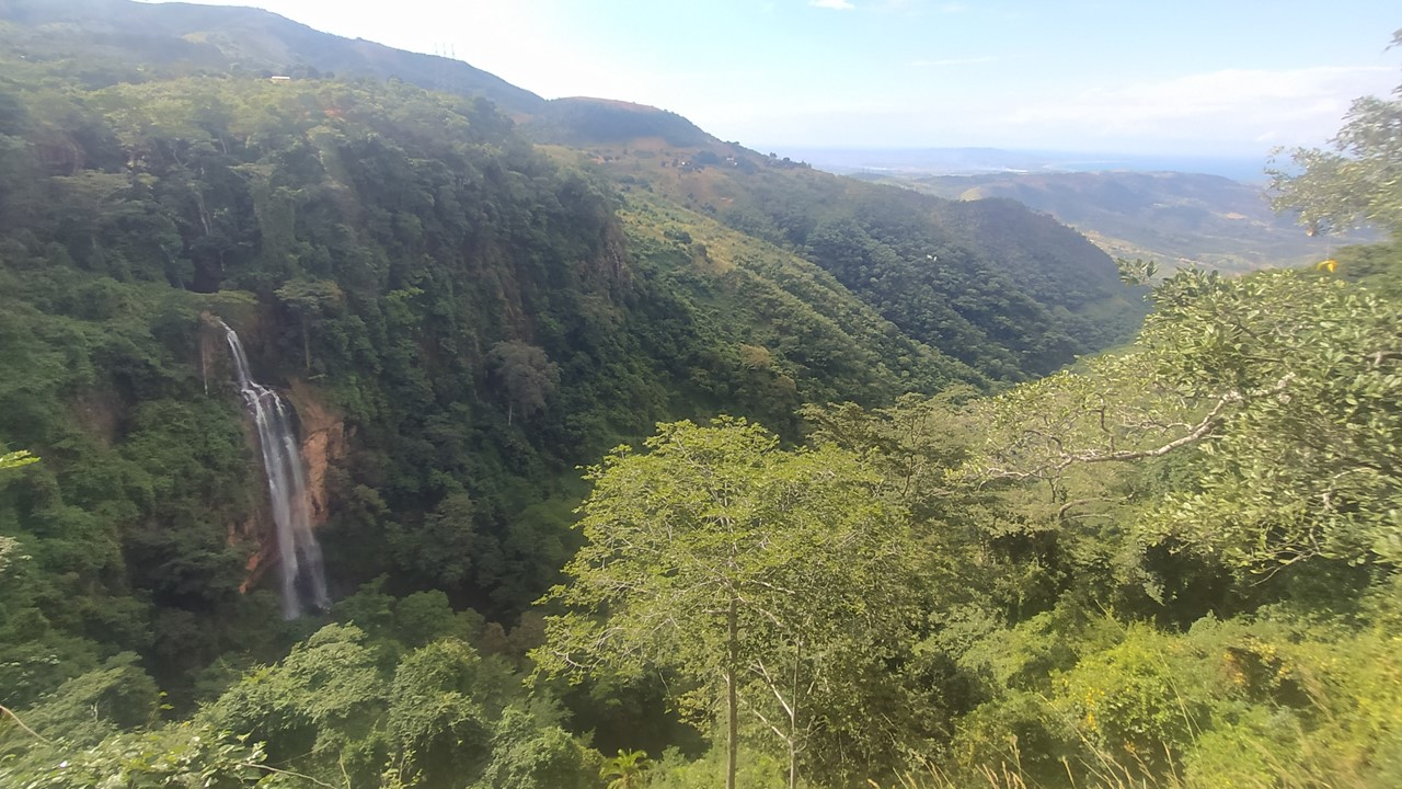 Manchewe Falls｜MALAWI PLUS